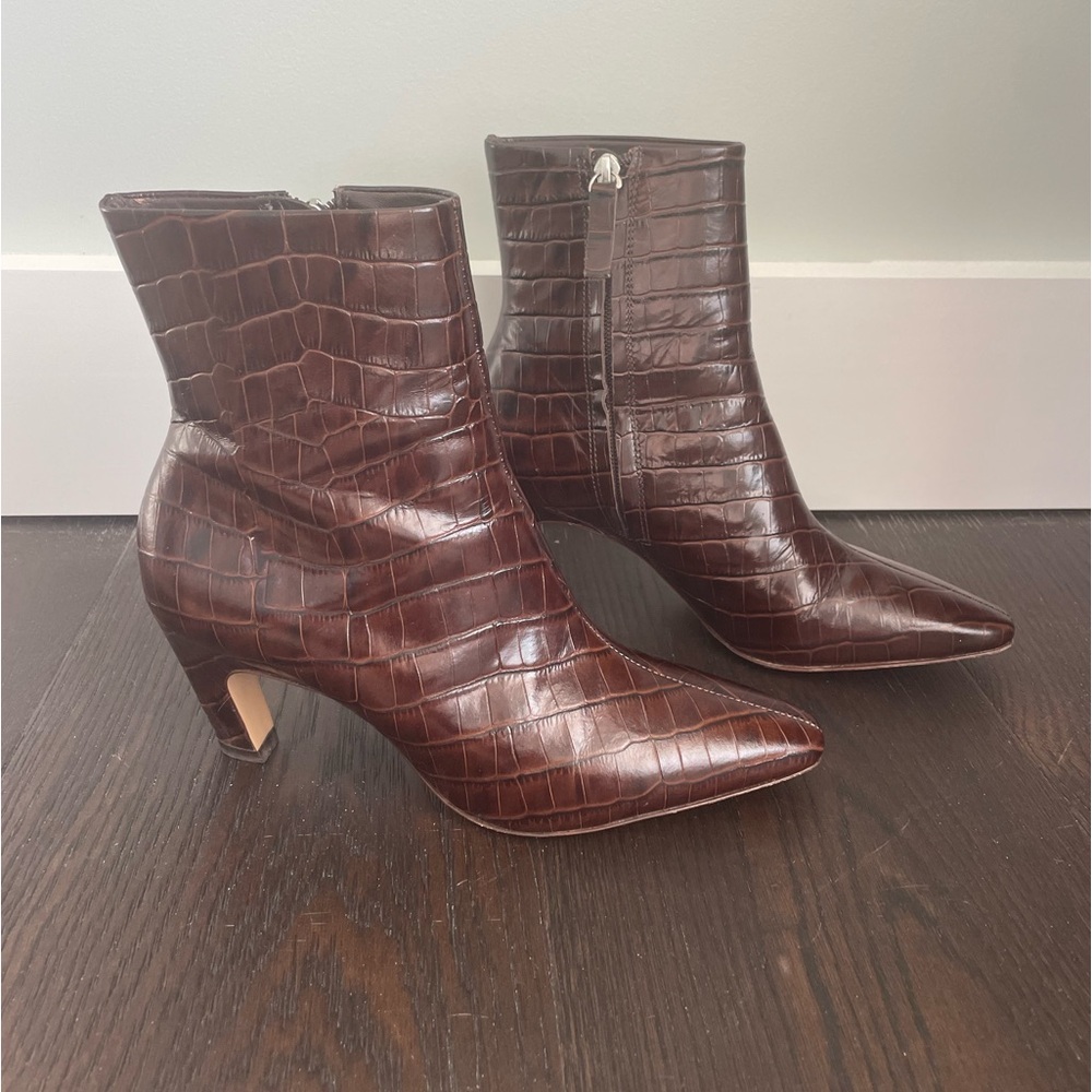 Everlane Short Banana Boot Brown Crocodile